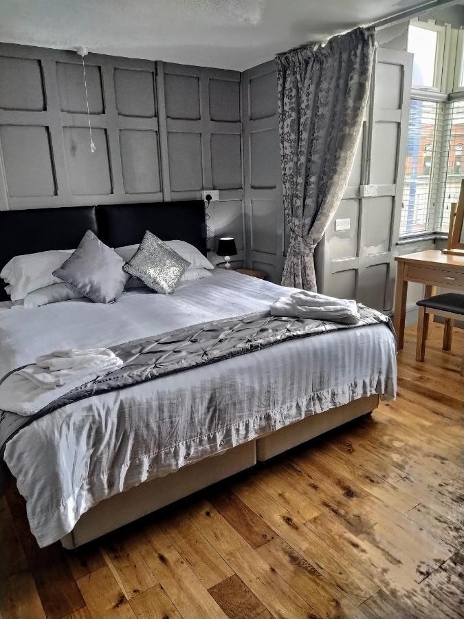 Bed and Breakfast The Edinburgh Castle Холихед Экстерьер фото